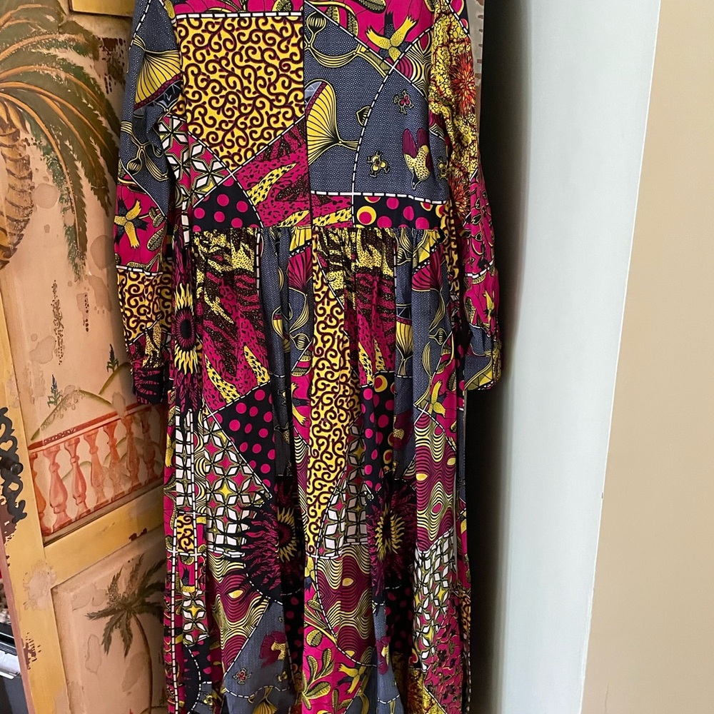 Dress/African - Picture 9 of 16